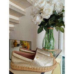 Alpargatas Lola Dorado - Elegancia y Comodidad | Solo Cuero