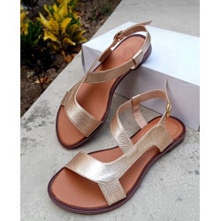 Sandalias Planas Julieta Dorado - Elegancia y Comodidad | Solo Cuero