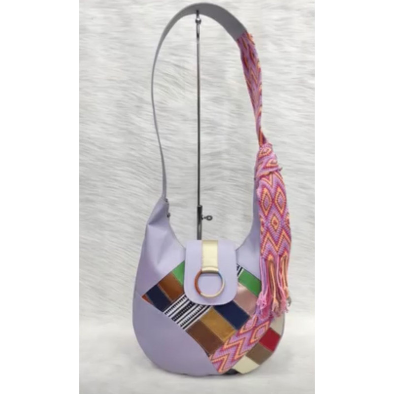 Bolso Artesanal Wayuu -Bolsos Elegancia en Cuero y Tejido | Solo Cuero Bolso Artesanal Wayuu -Bolsos Elegancia en Cuero y Tejido | Solo Cuero